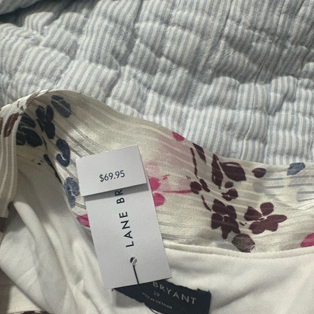 Lane Bryant Purple and Cream Floral Top - Picture 4 of 6